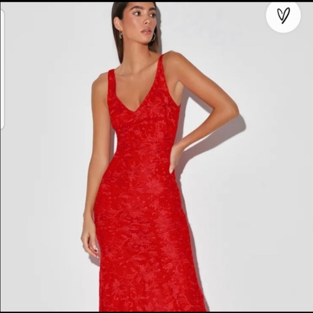Lulu’s Red Lace Appliqué Gown